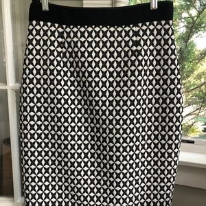 Banana Republic Blk & Wht Pencil Skirt-6
